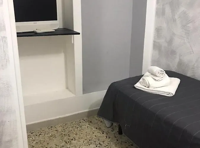 Affittacamere Le Isole Πανσιόν 3*