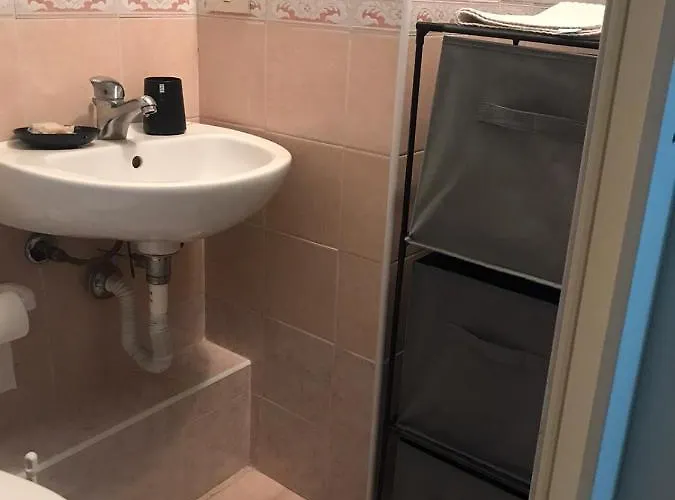 게스트하우스 Affittacamere Le Isole 3*